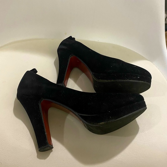 Black Velvet High Heel - Picture 5 of 6